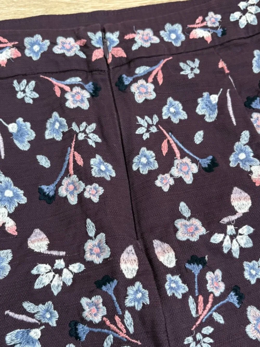 LOFT Floral Embroidered Skirt | Size 10